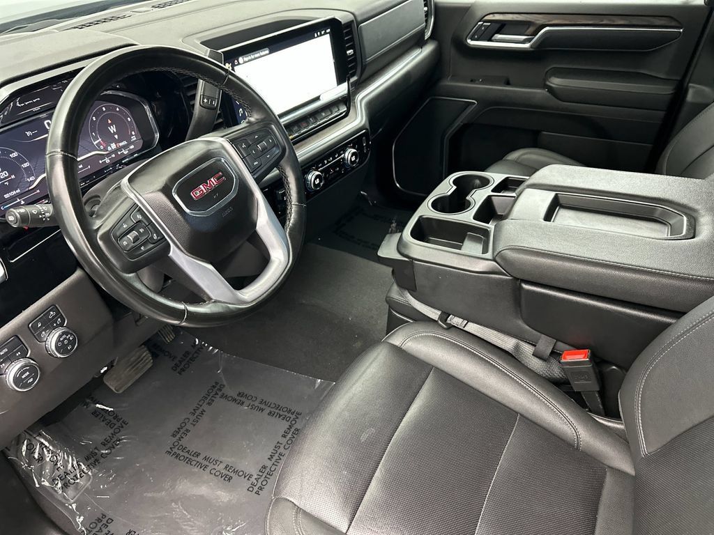 Used 2025 GMC Sierra 1500 SLT AWD/4WD image 9