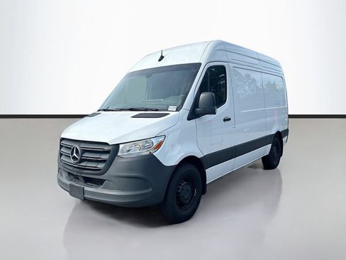 Used 2024 Mercedes-Benz Sprinter 2500 image 7