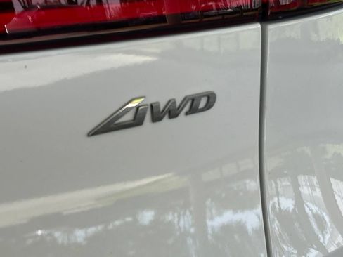 Used 2025 Genesis GV70 2.5T AWD/4WD image 20