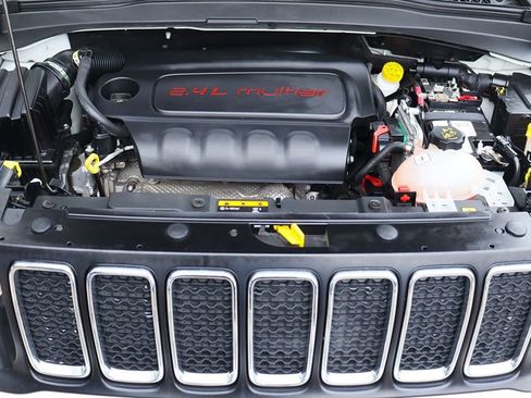 Used 2020 Jeep Renegade Latitude w/ Popular Equipment Group image 56