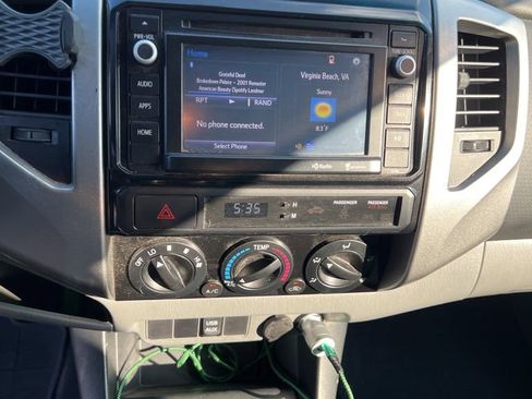 Used 2014 Toyota Tacoma PreRunner image 32