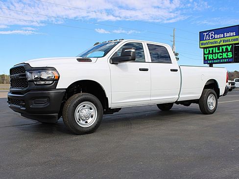 Used 2024 RAM 2500 Tradesman image 3