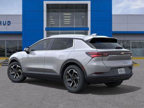 New 2026 Chevrolet Equinox EV LT image 3