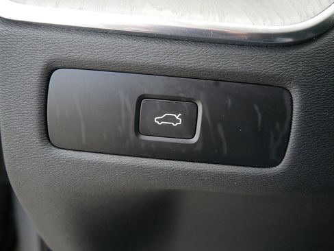 Certified 2025 Volvo XC60 B5 Plus image 27