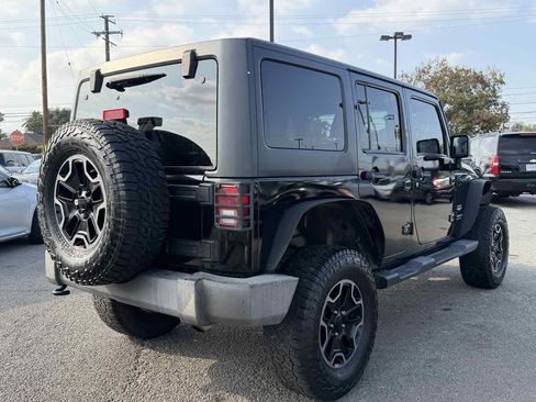 Used 2013 Jeep Wrangler Unlimited Sahara w/ Connectivity Group AWD/4WD image 29