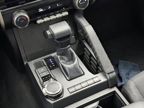 Certified 2025 Toyota Tacoma SR AWD/4WD image 14