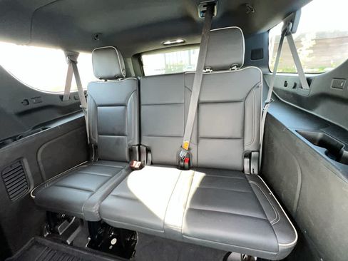 Used 2021 GMC Yukon XL SLT AWD/4WD image 24