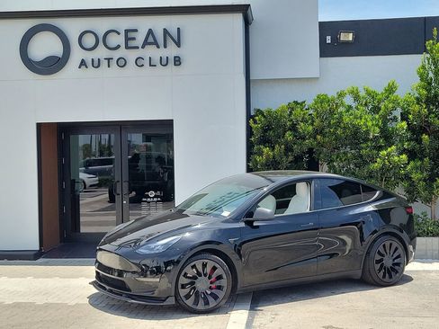 Used 2022 Tesla Model Y Performance AWD/4WD image 1