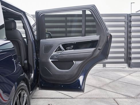 Used 2023 Land Rover Range Rover Long Wheelbase SE image 24