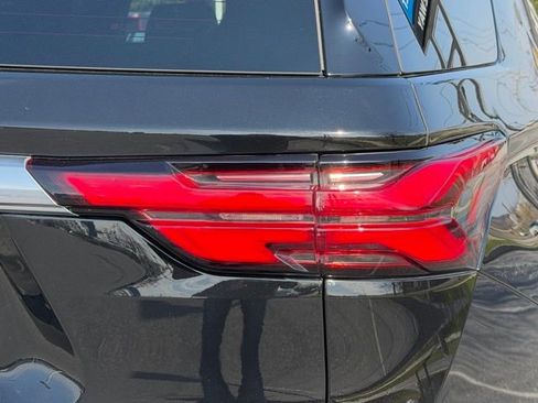 Used 2023 Chevrolet Traverse Premier image 23