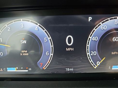 New 2025 Jeep Grand Cherokee Limited w/ Luxury Tech Group II image 17