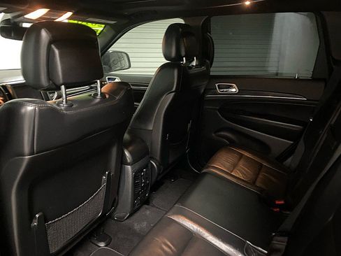Used 2018 Jeep Grand Cherokee Limited image 11