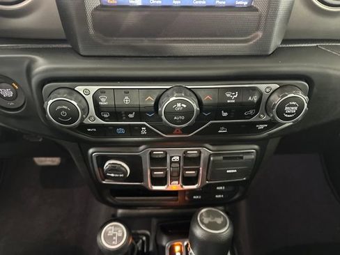 Used 2023 Jeep Wrangler Unlimited w/ Cold Weather Group image 23