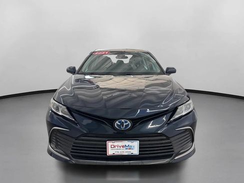 Used 2021 Toyota Camry LE FWD image 2
