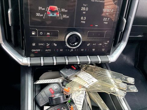 Used 2024 GMC Acadia Elevation image 31