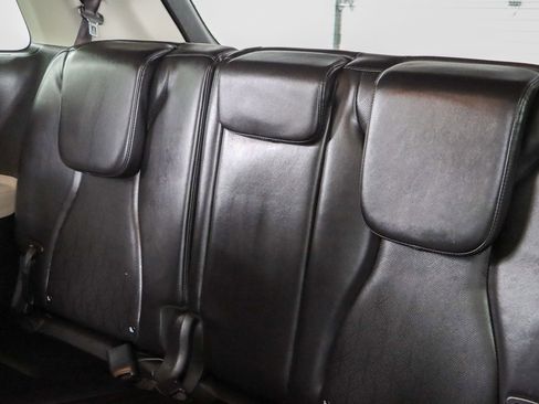 Used 2024 Kia Carnival EX FWD image 25