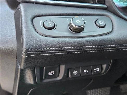 Used 2018 Buick LaCrosse Premium image 11