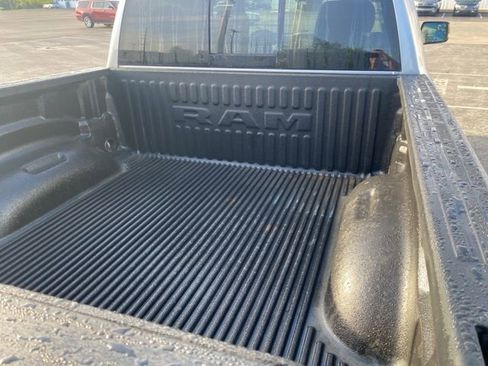 Used 2022 RAM 1500 Big Horn AWD/4WD image 39
