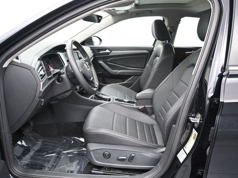 Certified 2021 Volkswagen Jetta SE FWD image 10
