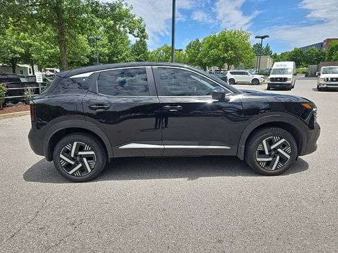 Certified 2025 Nissan Kicks SV FWD image 9