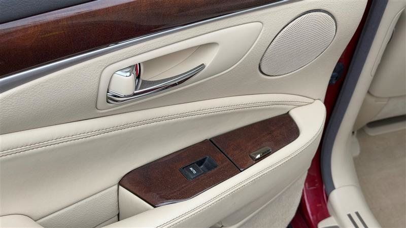 Used 2013 Lexus LS 460 AWD w/ Comfort Pkg image 46
