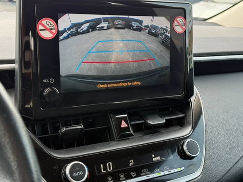 Used 2025 Toyota Corolla LE FWD image 34