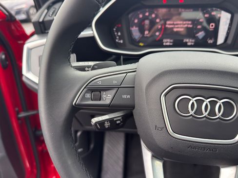 Used 2025 Audi Q3 2.0T Premium w/ Convenience Package image 16