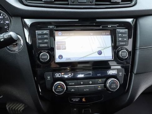 Used 2017 Nissan Rogue SL w/ SL Premium Package AWD/4WD image 28