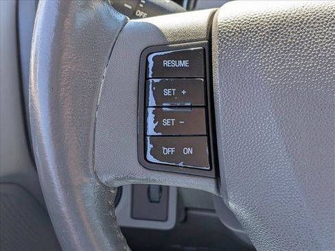 Used 2009 Ford Focus SEL FWD image 11
