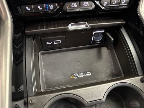 Used 2022 GMC Yukon Denali image 44