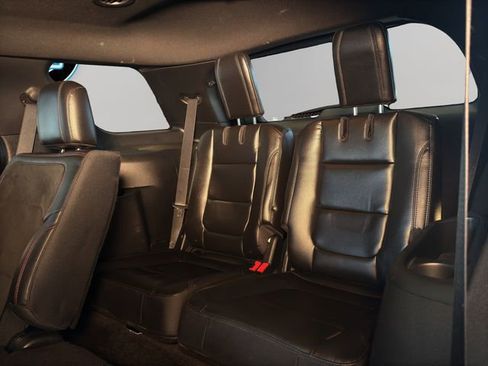 Used 2018 Ford Explorer XLT w/ Equipment Group 202A image 20