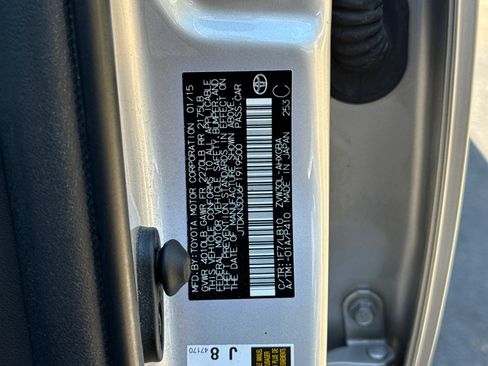 Used 2015 Toyota Prius Four FWD image 40