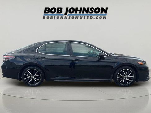 Used 2023 Toyota Camry SE AWD/4WD image 1