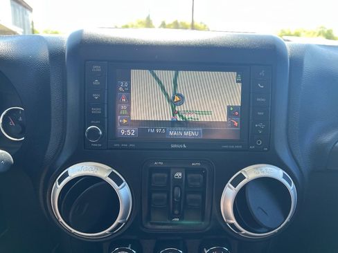 Used 2012 Jeep Wrangler Unlimited Sahara w/ Connectivity Group AWD/4WD image 14