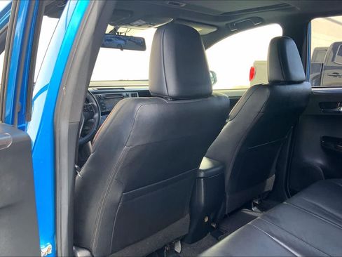 Used 2016 Toyota RAV4 SE FWD image 12