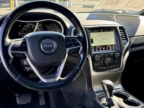 Used 2018 Jeep Grand Cherokee Altitude image 30