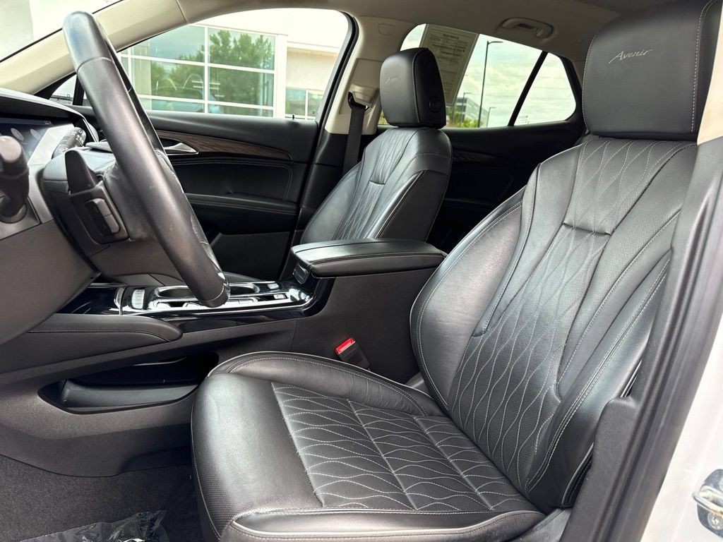 Used 2021 Buick Envision Avenir w/ Technology Package II AWD/4WD image 9