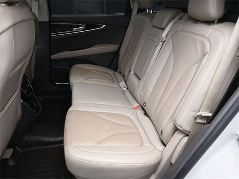 Used 2022 Lincoln Nautilus Reserve w/ Equipment Group 201A image 16