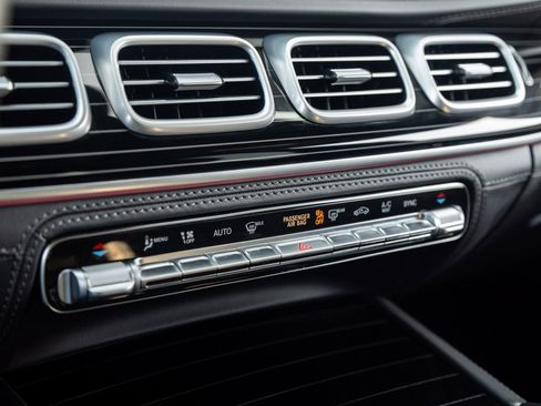 Used 2025 Mercedes-Benz GLS 63 AMG 4MATIC image 24