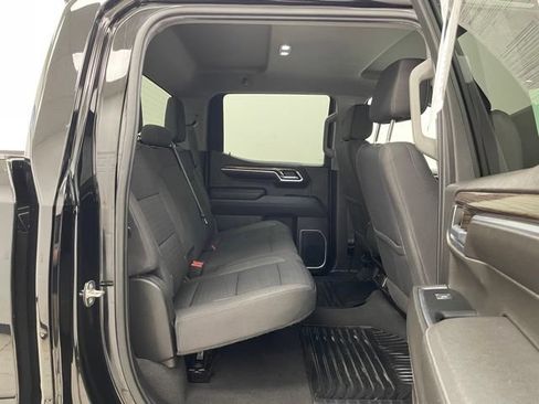 Used 2022 Chevrolet Silverado 1500 LT AWD/4WD image 16