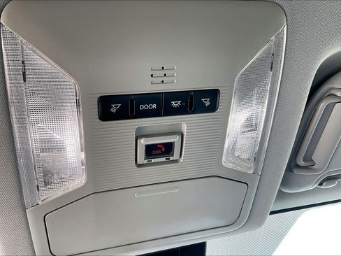 Used 2025 Toyota RAV4 XLE FWD image 62