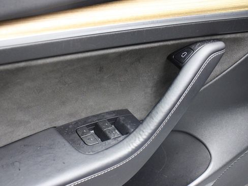 Used 2023 Tesla Model 3 Standard Range image 14