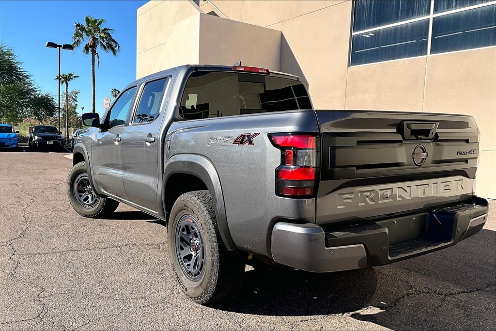 Used 2025 Nissan Frontier PRO-4X AWD/4WD image 4