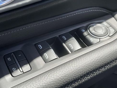 Used 2024 GMC Yukon Denali image 19