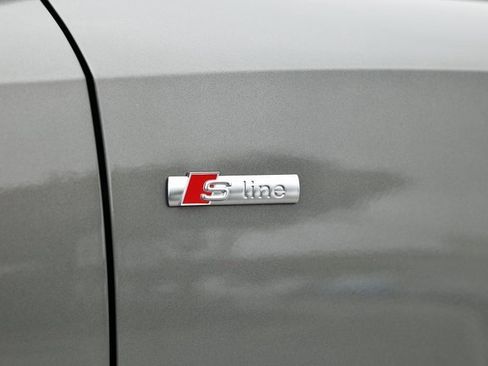 Used 2024 Audi Q3 2.0T Premium image 13