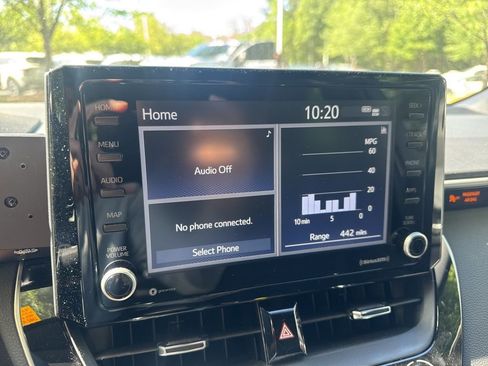 Used 2022 Toyota Corolla SE w/ SE Premium Package image 3