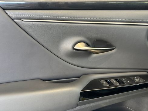 Certified 2024 Lexus ES 350 w/ Accessory Package (Z1) FWD image 12