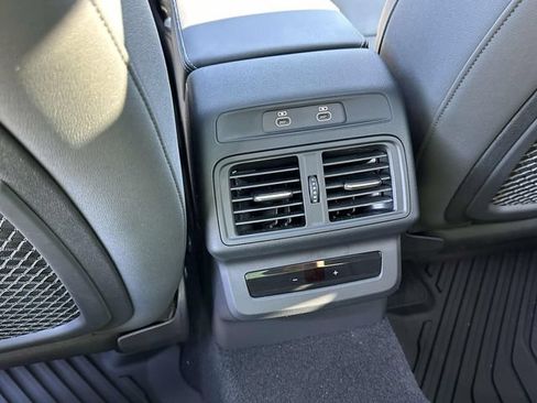 Used 2025 Audi Q5 Premium Plus w/ Premium Plus AWD/4WD image 19