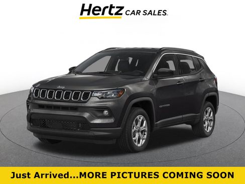 Used 2025 Jeep Compass Latitude AWD/4WD image 1
