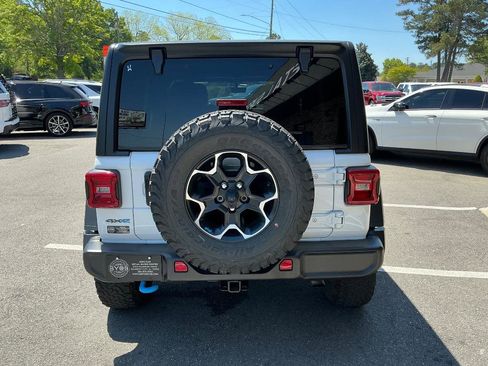 Used 2023 Jeep Wrangler Unlimited Rubicon 4xe w/ Cold Weather Group AWD/4WD image 4
